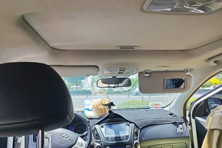 Used Hyundai ix35 2013 2.0L Automatic Two-Wheel Drive Smart GLS China IV Standard Headliner
