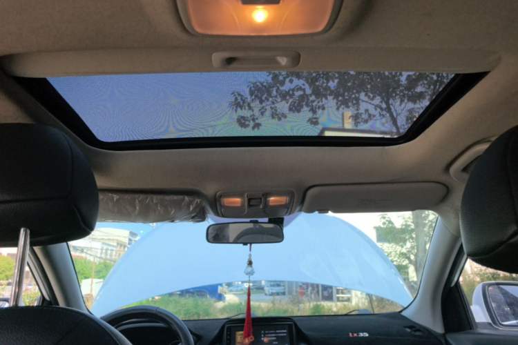 Used Hyundai ix35 2013 2.0L Automatic Two-Wheel Drive Smart GLS China IV Standard Headliner