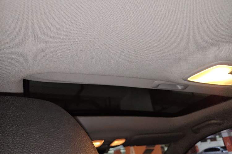 Used Hyundai ix35 2013 2.0L Automatic Two-Wheel Drive Smart GLS China IV Standard Headliner