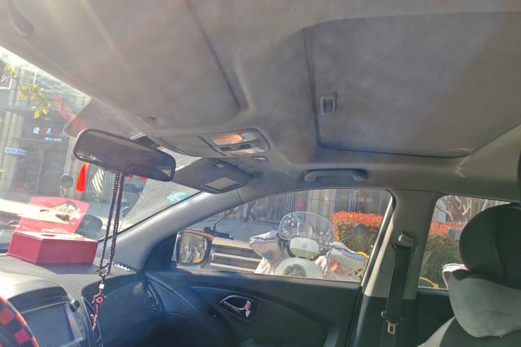 Used Hyundai ix35 2013 2.0L Automatic Two-Wheel Drive Smart GLS China IV Standard Headliner