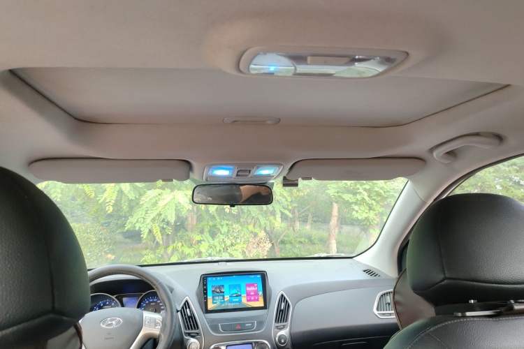 Used Hyundai ix35 2013 2.0L Automatic Two-Wheel Drive Smart GLS China IV Standard Headliner
