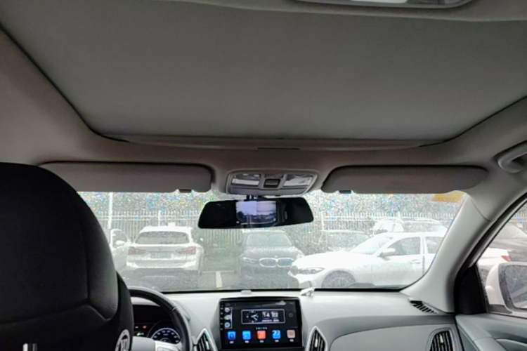 Used Hyundai ix35 2013 2.4L Automatic Two-Wheel Drive Leading GLX China V Standard Headliner