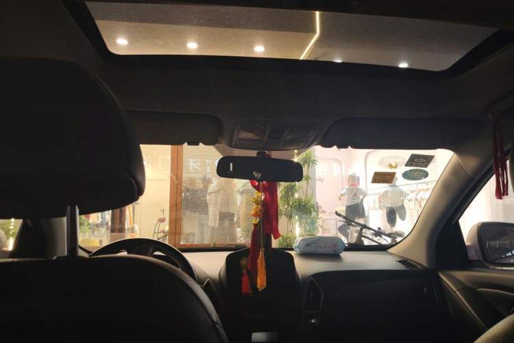 Used Hyundai ix35 2013 2.0L Automatic Two-Wheel Drive Smart GLS China IV Standard Headliner