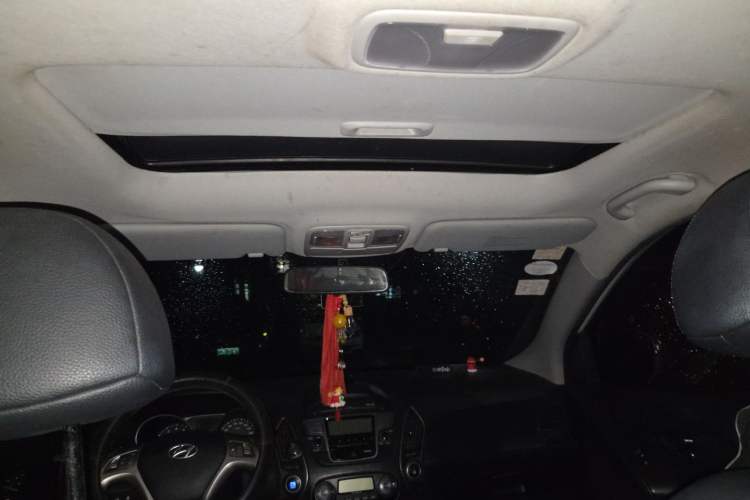 Used Hyundai ix35 2013 2.0L Automatic Two-Wheel Drive Smart GLS China IV Standard Headliner