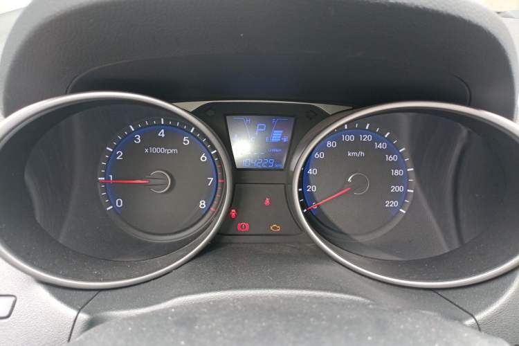 Used Hyundai ix35 2013 2.0L Automatic Two-Wheel Drive Smart GLS China IV Standard Instrument Cluster