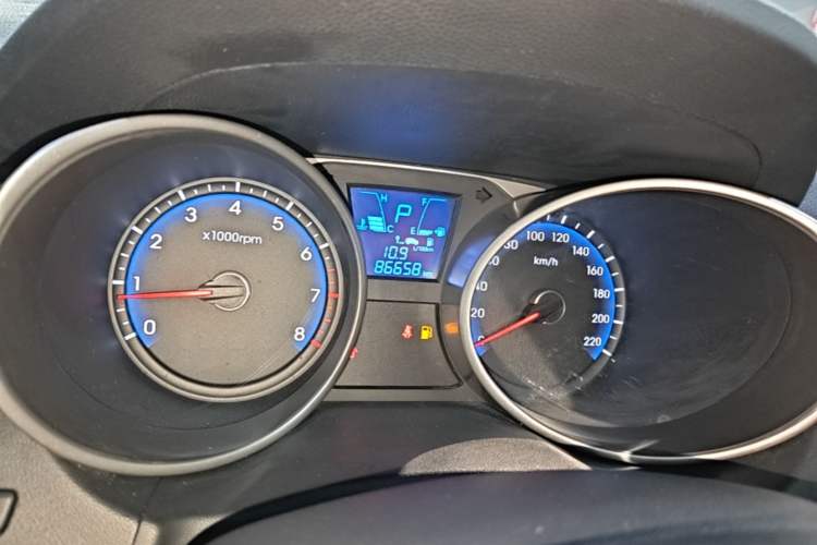 Used Hyundai ix35 2013 2.0L Automatic Two-Wheel Drive Smart GLS China IV Standard Instrument Cluster