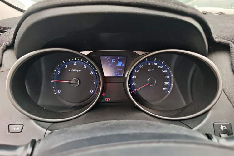 Used Hyundai ix35 2013 2.0L Automatic Two-Wheel Drive Smart GLS China V Standard Instrument Cluster