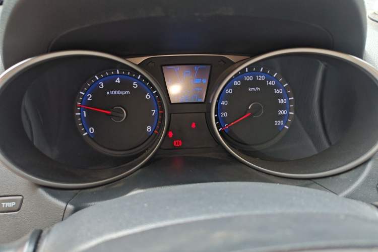 Used Hyundai ix35 2013 2.0L Automatic Two-Wheel Drive Smart GLS China IV Standard Instrument Cluster