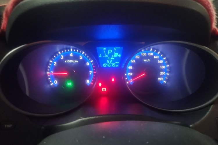 Used Hyundai ix35 2013 2.0L Automatic 4x4 Intelligent GLS China IV Standard Instrument Cluster