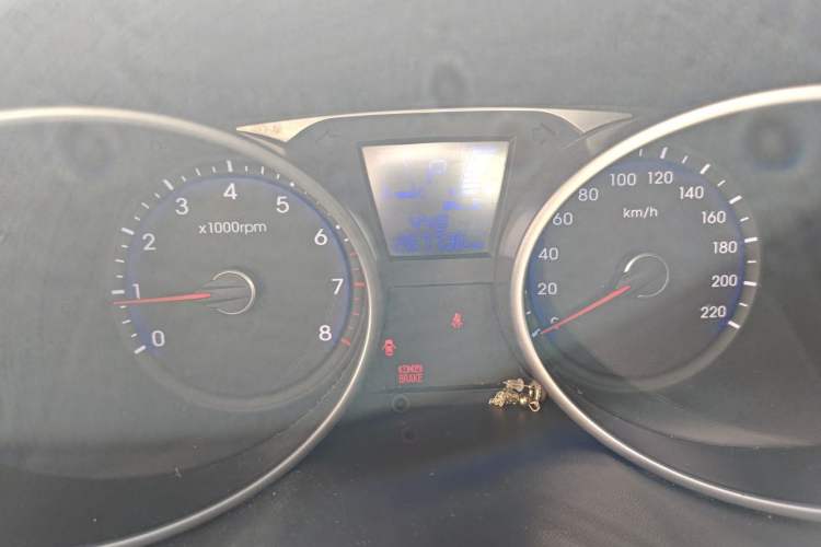 Used Hyundai ix35 2013 2.0L Automatic Two-Wheel Drive Smart GLS China IV Standard Instrument Cluster