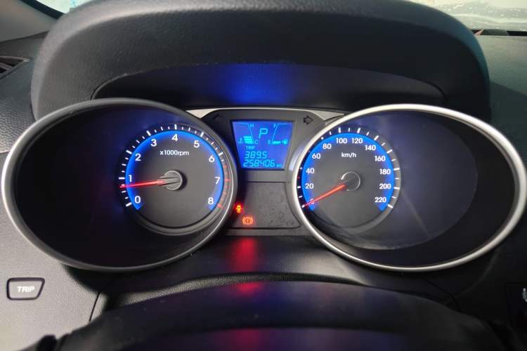 Used Hyundai ix35 2013 2.0L Automatic Two-Wheel Drive Smart GLS China IV Standard Instrument Cluster