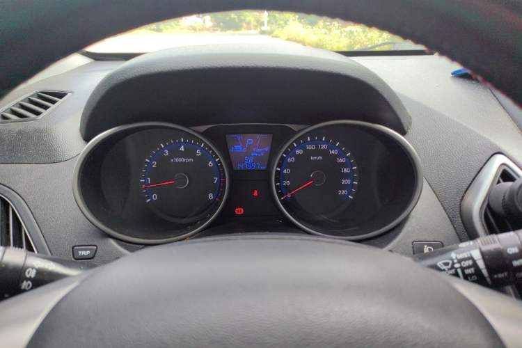 Used Hyundai ix35 2013 2.0L Automatic Two-Wheel Drive Smart GLS China IV Standard Instrument Cluster