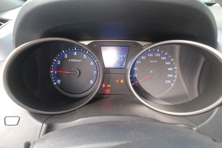 Used Hyundai ix35 2013 2.0L Automatic Two-Wheel Drive Smart GLS China IV Standard Instrument Cluster