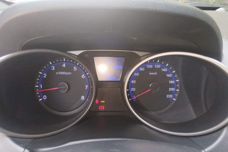 Used Hyundai ix35 2013 2.0L Automatic Two-Wheel Drive Smart GLS China IV Standard Instrument Cluster