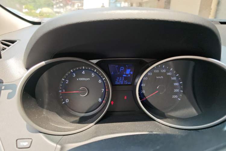 Used Hyundai ix35 2013 2.0L Automatic Two-Wheel Drive Smart GLS China IV Standard Instrument Cluster