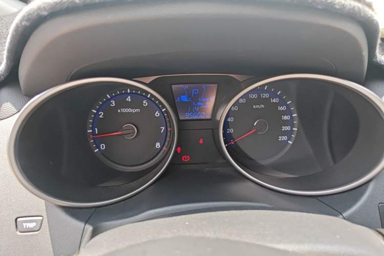 Used Hyundai ix35 2013 2.0L Automatic Two-Wheel Drive Smart GLS China IV Standard Instrument Cluster