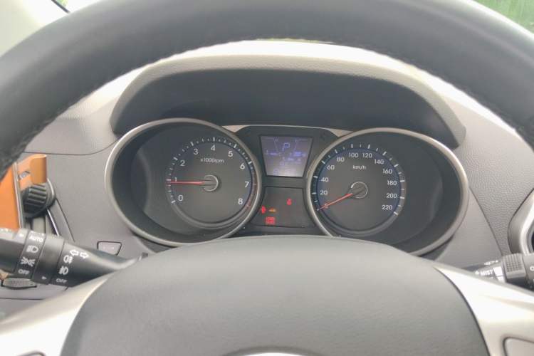 Used Hyundai ix35 2013 2.0L Automatic Two-Wheel Drive Smart GLS China IV Standard Instrument Cluster