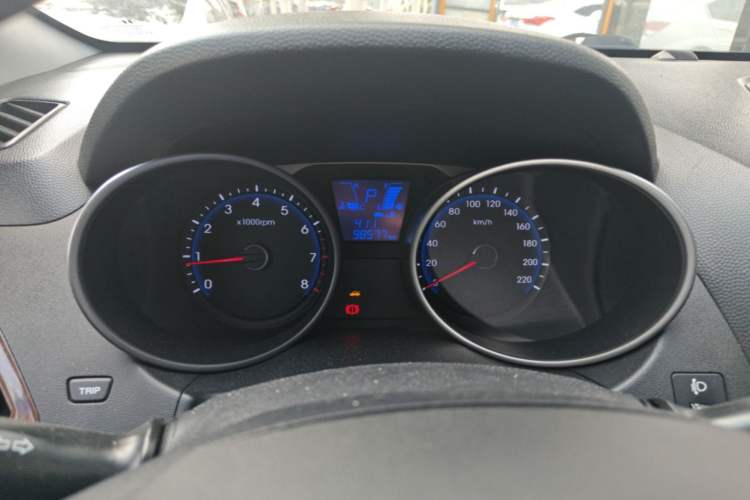 Used Hyundai ix35 2013 2.0L Automatic Two-Wheel Drive Smart GLS China IV Standard Instrument Cluster