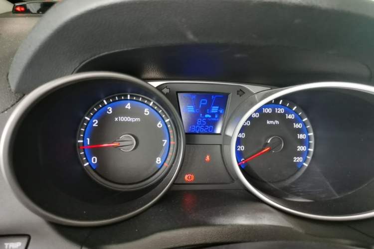 Used Hyundai ix35 2013 2.0L Automatic Two-Wheel Drive Smart GLS China IV Standard Instrument Cluster