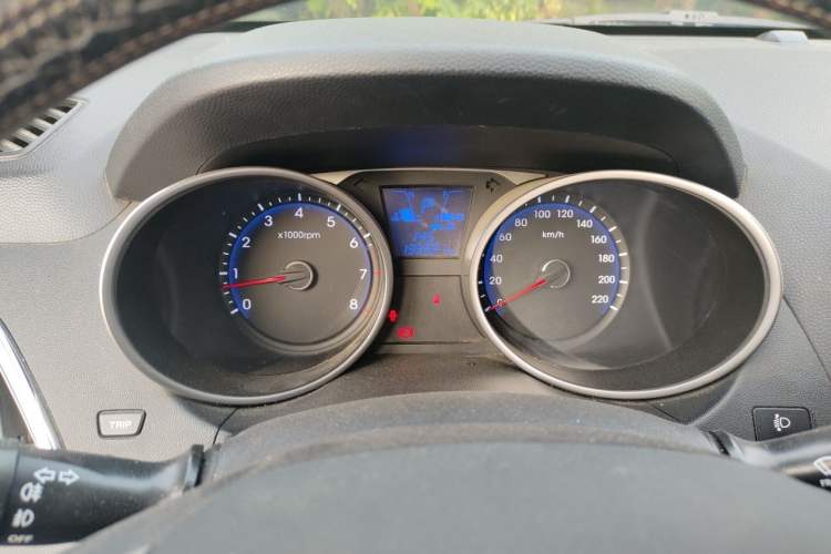 Used Hyundai ix35 2013 2.0L Automatic Two-Wheel Drive Smart GLS China IV Standard Instrument Cluster