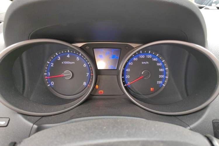 Used Hyundai ix35 2013 2.0L Automatic Two-Wheel Drive Smart GLS China IV Standard Instrument Cluster