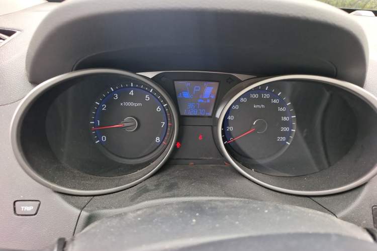 Used Hyundai ix35 2013 2.0L Automatic Two-Wheel Drive Smart GLS China IV Standard Instrument Cluster