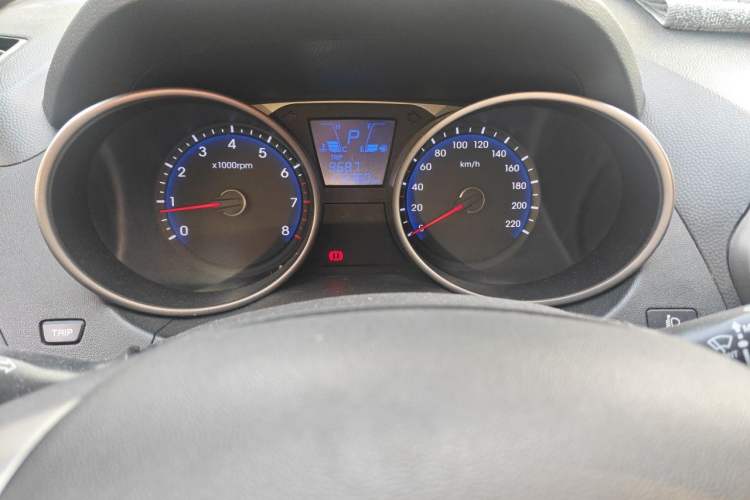 Used Hyundai ix35 2013 2.0L Automatic Two-Wheel Drive Smart GLS China IV Standard Instrument Cluster