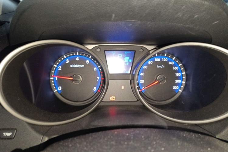 Used Hyundai ix35 2013 2.0L Automatic Two-Wheel Drive Smart GLS China V Standard Instrument Cluster