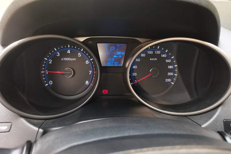 Used Hyundai ix35 2013 2.0L Automatic Two-Wheel Drive Smart GLS China IV Standard Instrument Cluster
