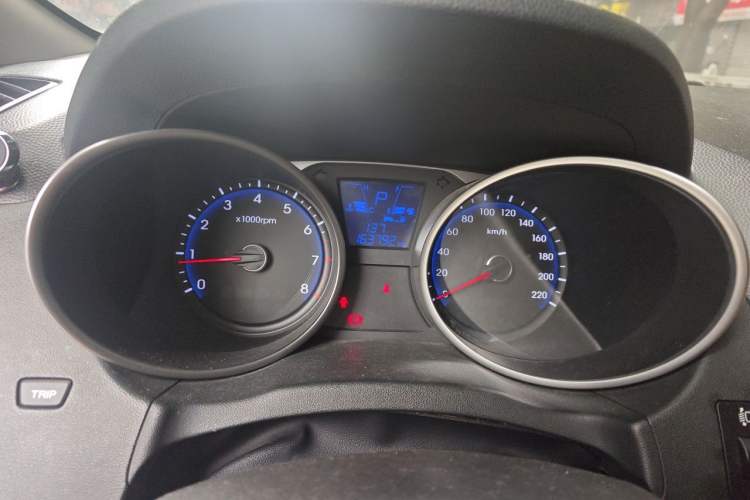 Used Hyundai ix35 2013 2.0L Automatic Two-Wheel Drive Smart GLS China IV Standard Instrument Cluster