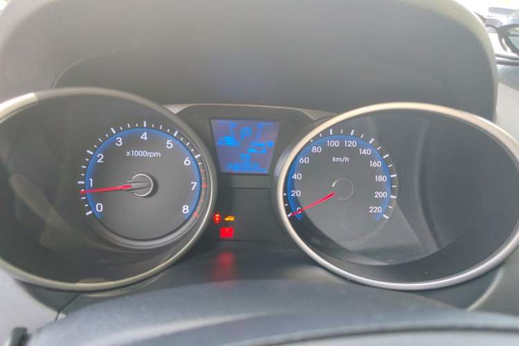 Used Hyundai ix35 2013 2.0L Automatic Two-Wheel Drive Smart GLS China IV Standard Instrument Cluster
