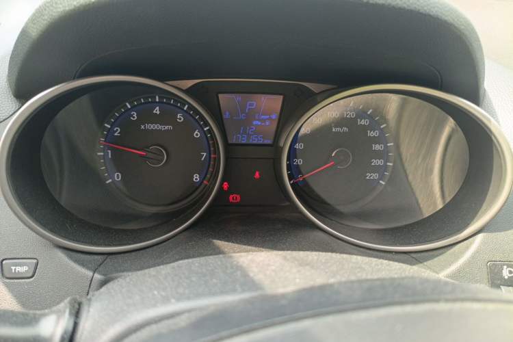 Used Hyundai ix35 2013 2.0L Automatic Two-Wheel Drive Smart GLS China IV Standard Instrument Cluster