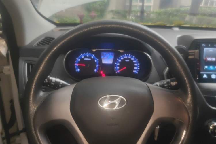 Used Hyundai ix35 2013 2.0L Automatic 2WD Comfort GL China IV Standard Instrument Cluster