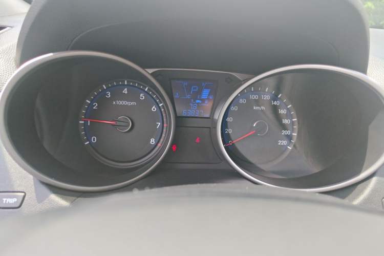 Used Hyundai ix35 2013 2.0L Automatic Two-Wheel Drive Smart GLS China IV Standard Instrument Cluster