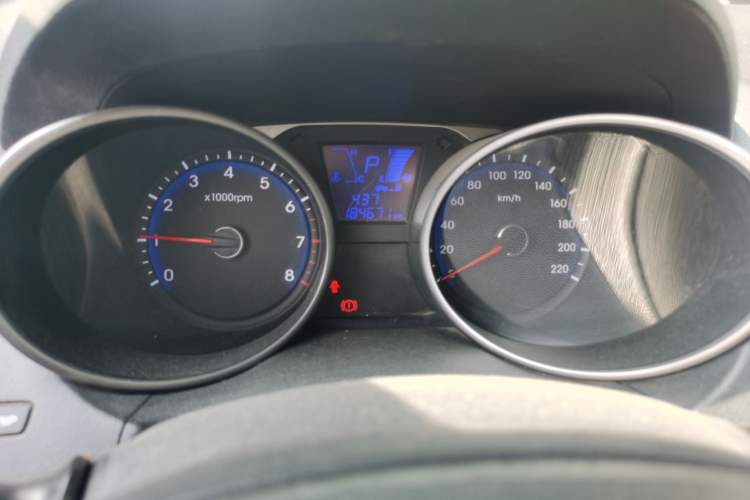 Used Hyundai ix35 2013 2.0L Automatic 4x4 Intelligent GLS China IV Standard Instrument Cluster