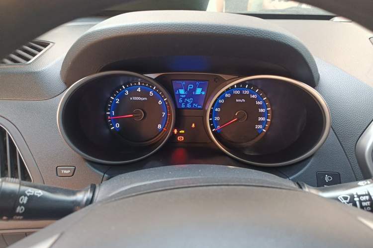 Used Hyundai ix35 2013 2.0L Automatic Two-Wheel Drive Comfort GL China V Standard Instrument Cluster