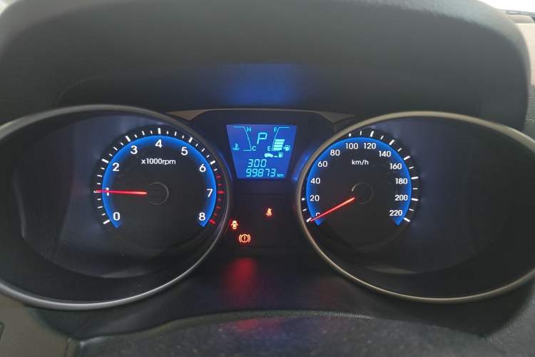 Used Hyundai ix35 2013 2.0L Automatic Two-Wheel Drive Smart GLS China IV Standard Instrument Cluster