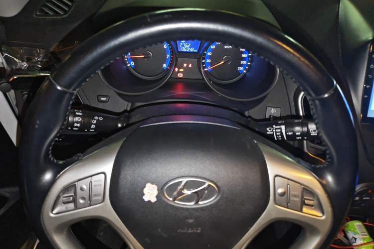 Used Hyundai ix35 2013 2.0L Automatic Two-Wheel Drive Smart GLS China IV Standard Instrument Cluster