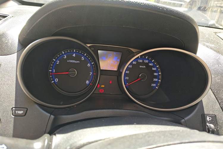 Used Hyundai ix35 2013 2.0L Automatic Two-Wheel Drive Smart GLS China IV Standard Instrument Cluster