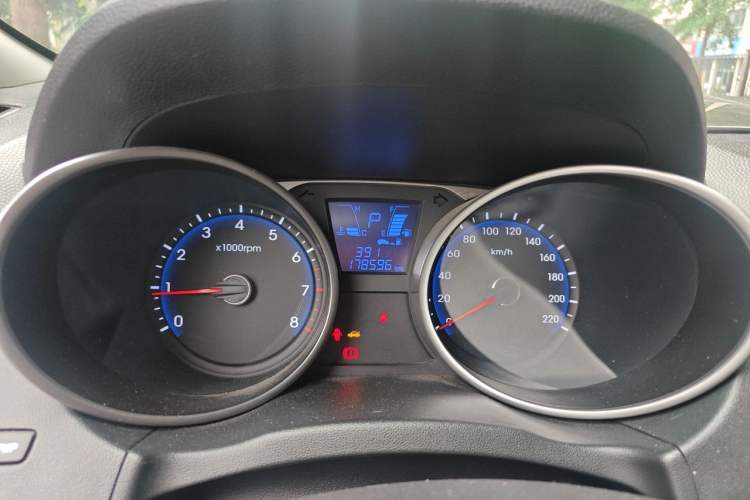 Used Hyundai ix35 2013 2.0L Automatic 2WD Comfort GL China IV Standard Instrument Cluster