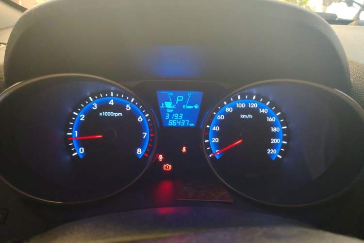 Used Hyundai ix35 2013 2.0L Automatic Two-Wheel Drive Smart GLS China IV Standard Instrument Cluster