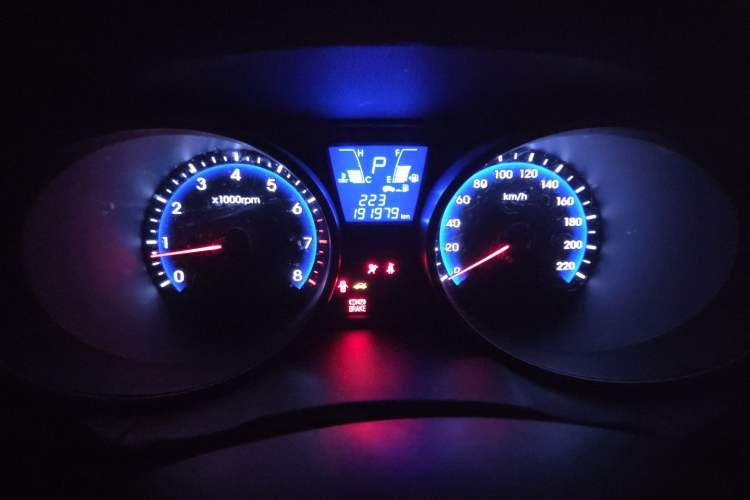 Used Hyundai ix35 2013 2.0L Automatic Two-Wheel Drive Smart GLS China IV Standard Instrument Cluster