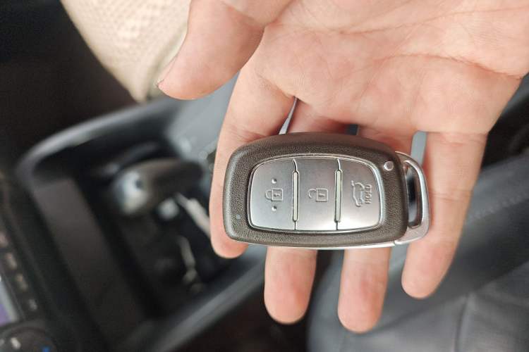 Used Hyundai ix35 2013 2.0L Automatic Two-Wheel Drive Smart GLS China IV Standard Interior 1