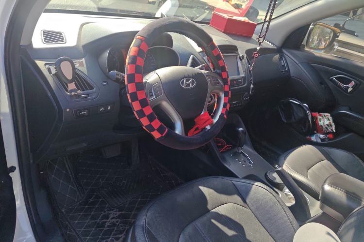 Used Hyundai ix35 2013 2.0L Automatic Two-Wheel Drive Smart GLS China IV Standard Interior 2
