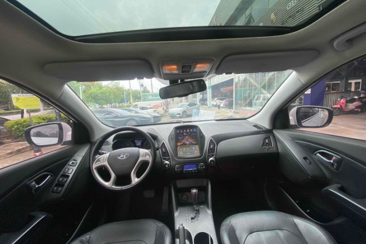Used Hyundai ix35 2013 2.0L Automatic 4x4 Intelligent GLS China IV Standard Interior 4