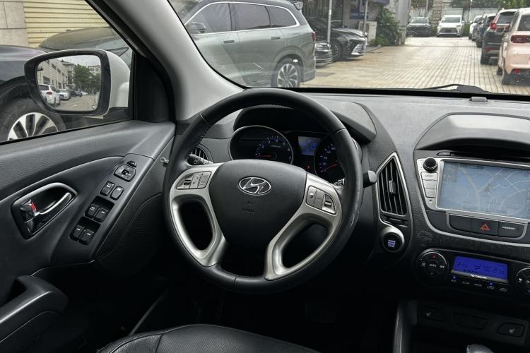 Used Hyundai ix35 2013 2.0L Automatic Two-Wheel Drive Smart GLS China IV Standard Interior 8