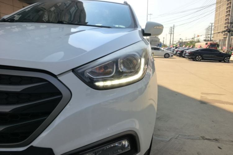 Used Hyundai ix35 2013 2.0L Automatic Two-Wheel Drive Smart GLS China IV Standard Left Front Headlight