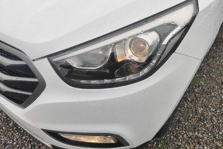 Used Hyundai ix35 2013 2.0L Automatic Two-Wheel Drive Smart GLS China IV Standard Left Front Headlight