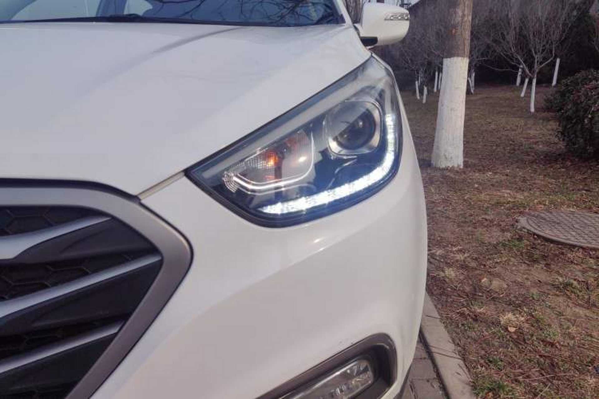 Used Hyundai ix35 2013 2.0L Automatic Two-Wheel Drive Smart GLS China IV Standard Left Front Headlight