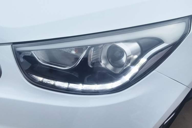 Used Hyundai ix35 2013 2.0L Automatic Two-Wheel Drive Smart GLS China V Standard Left Front Headlight